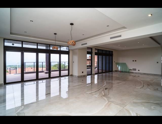6 BEDROOM HOUSE FOR SALE IN IZINGA ESTATE